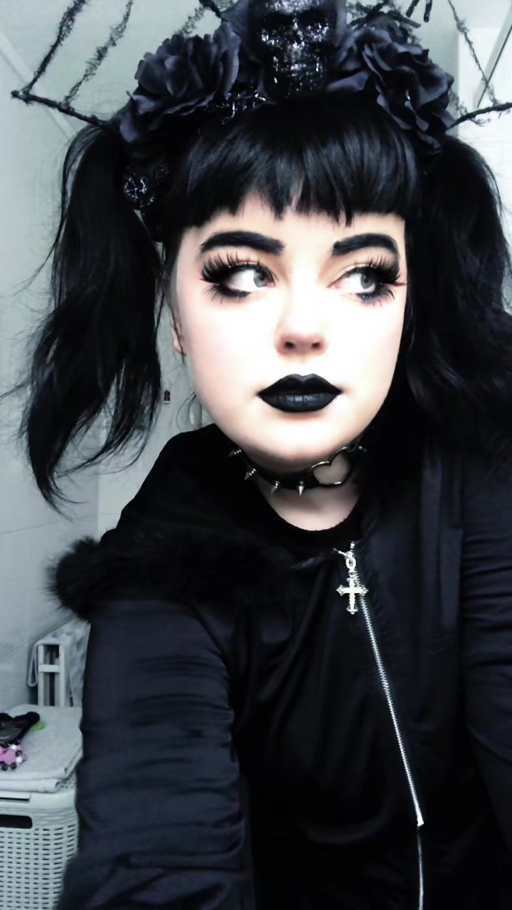 @🕷️𝕽𝖎𝖑𝖊𝖞 𝕮𝖔𝖚𝖙𝖚𝖗𝖊🖤