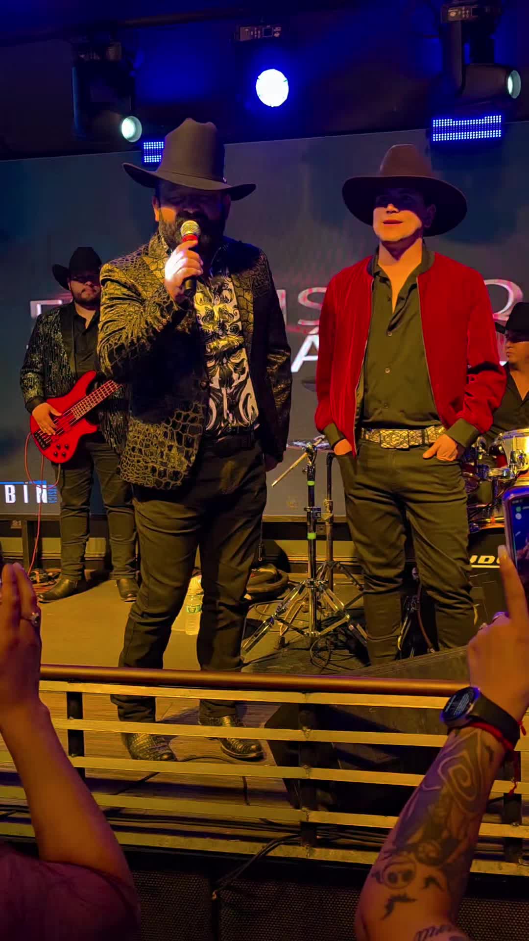 @Los Grandes De Tijuana