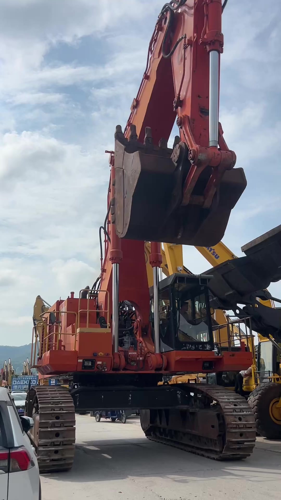 @HCS.Excavator sale-Vina