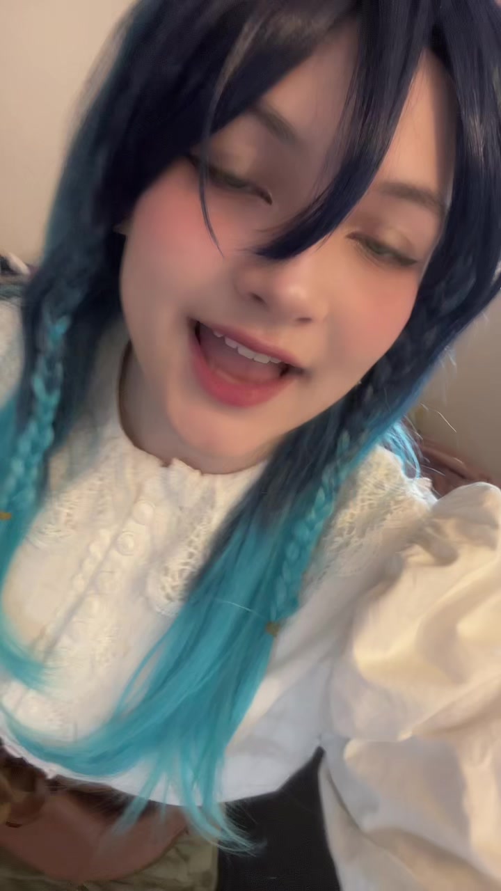 @emmaxcos_