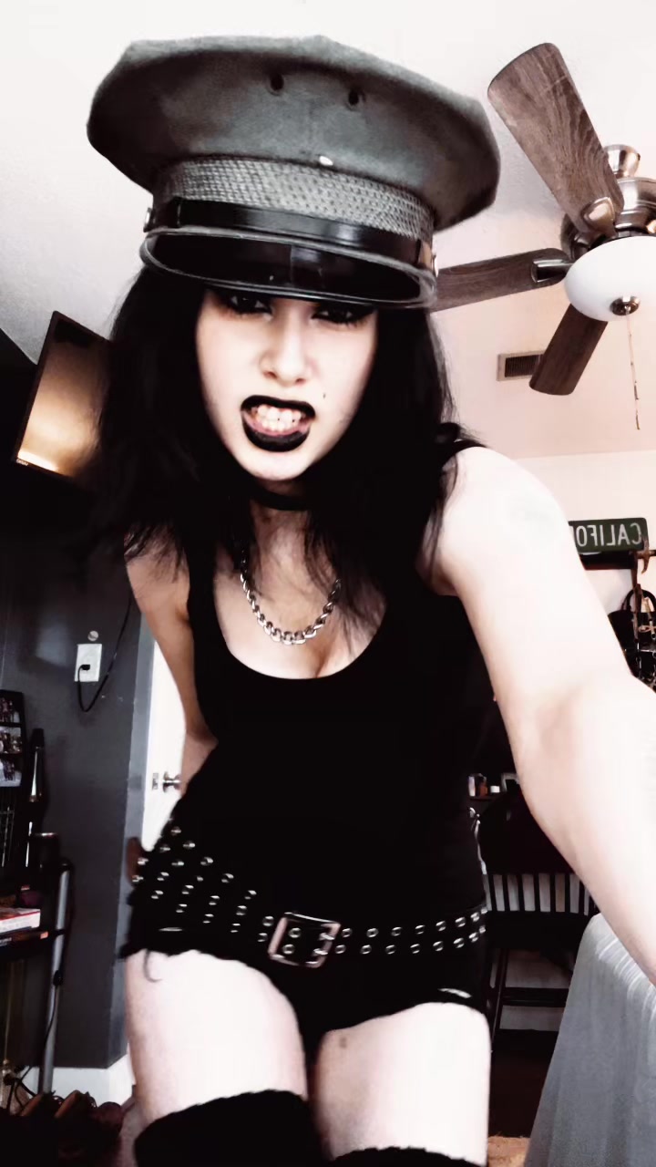 @Maria🦇