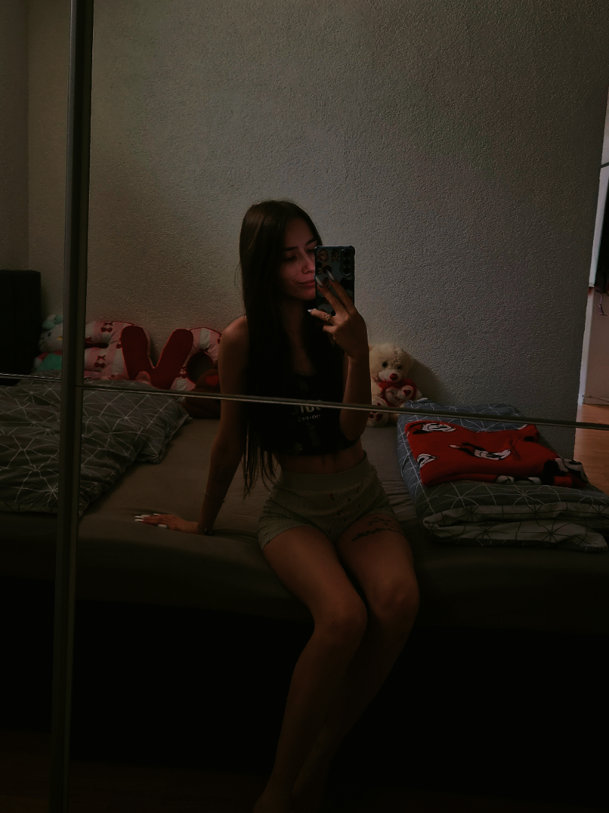 @Gabriela 🍭🦋