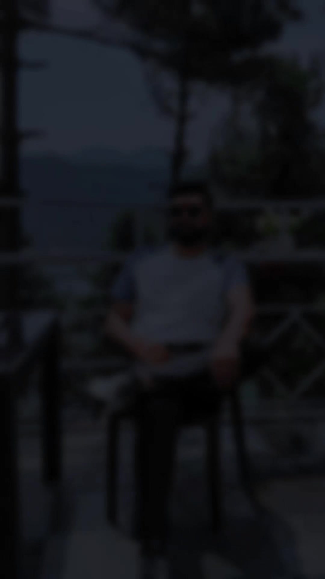 @🦅