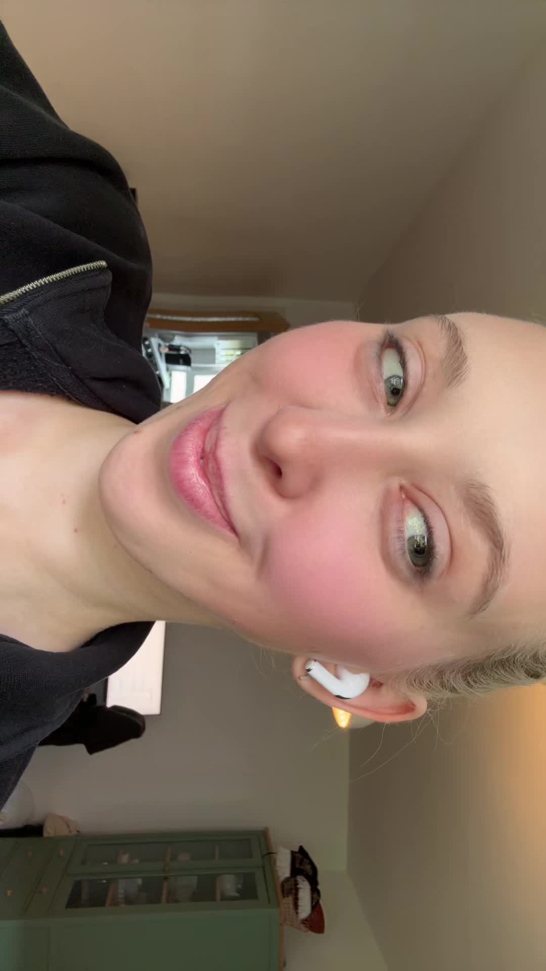 @Lenaxagm