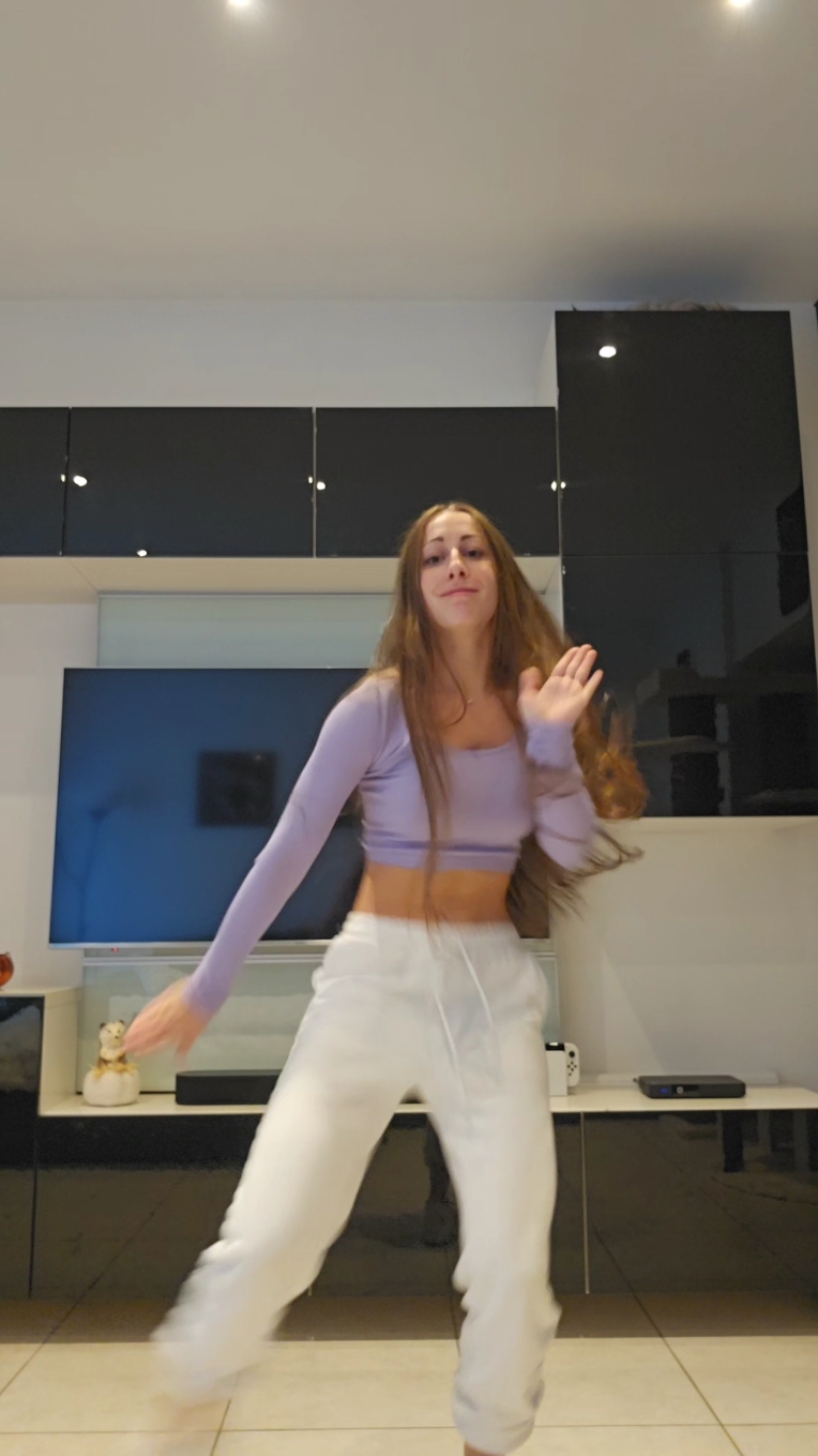 @𝐀𝐧𝐨𝐮𝐤