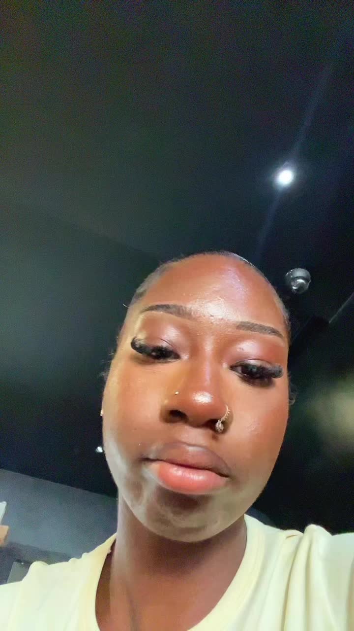 @Vickyy6k