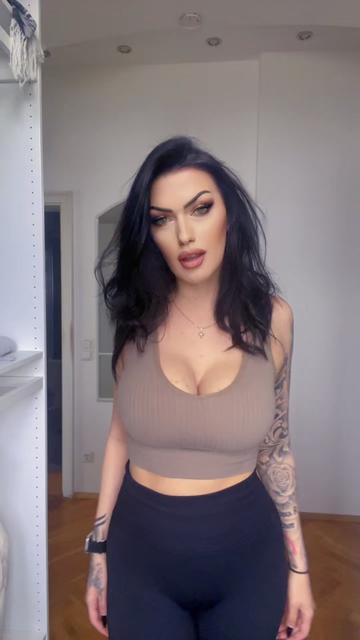 @Inked_Kira 📚