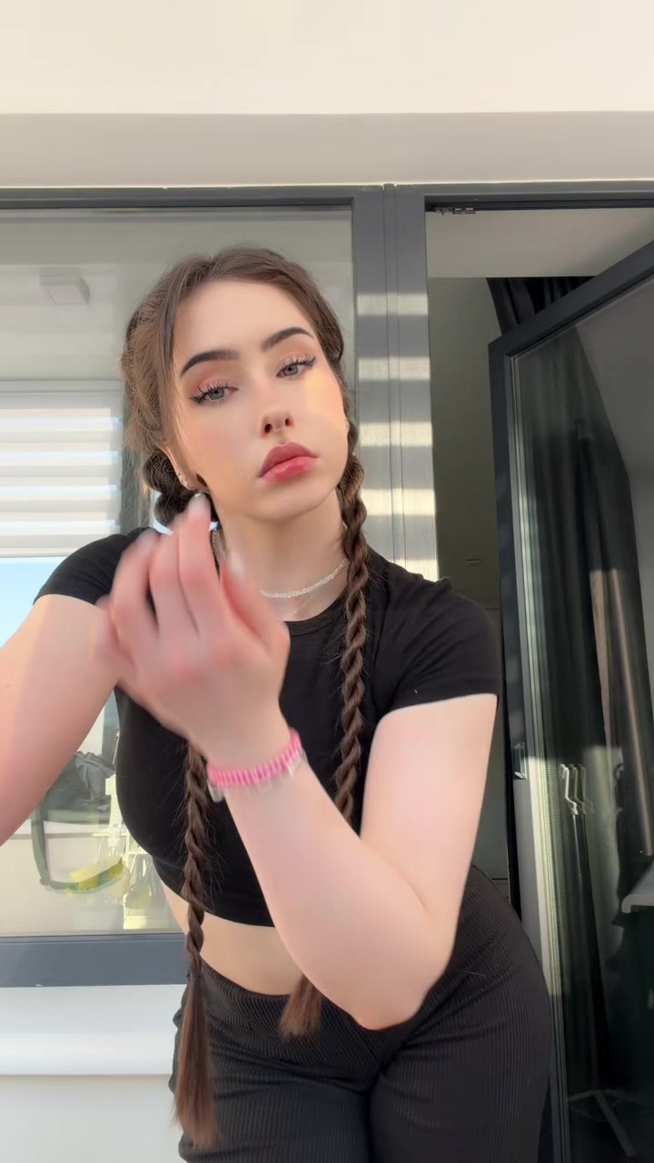 @Anastasiia Mut