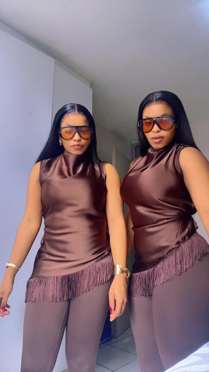 @mndebeletwins