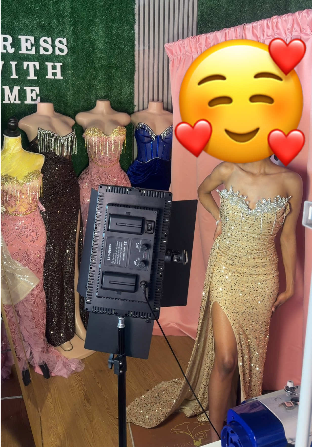@dresswithme_sm