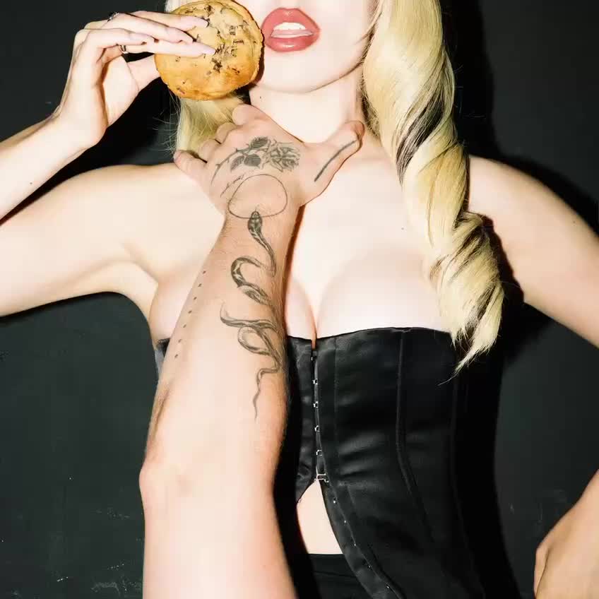 @userAvaMax