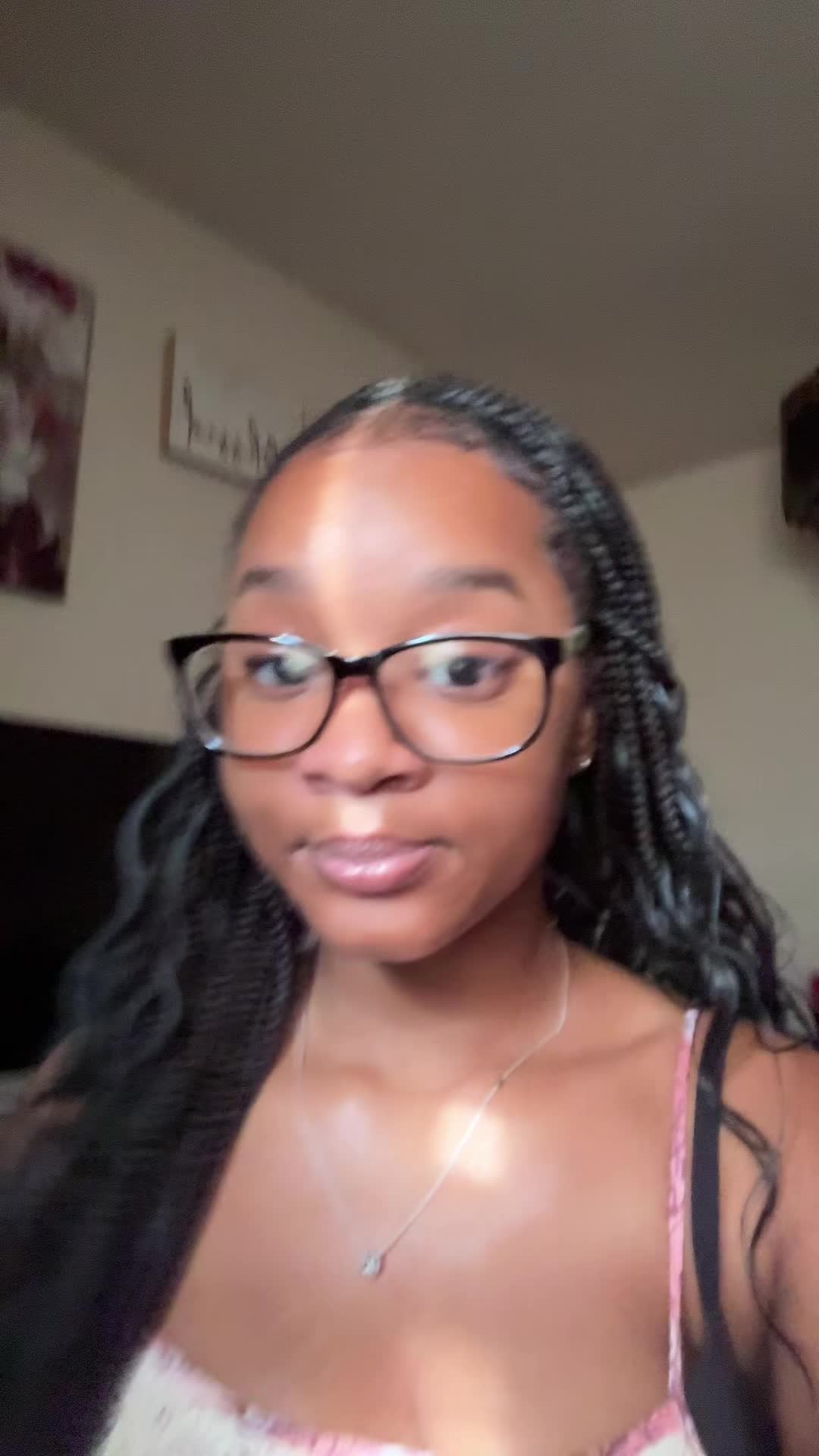 @sneakytayshh