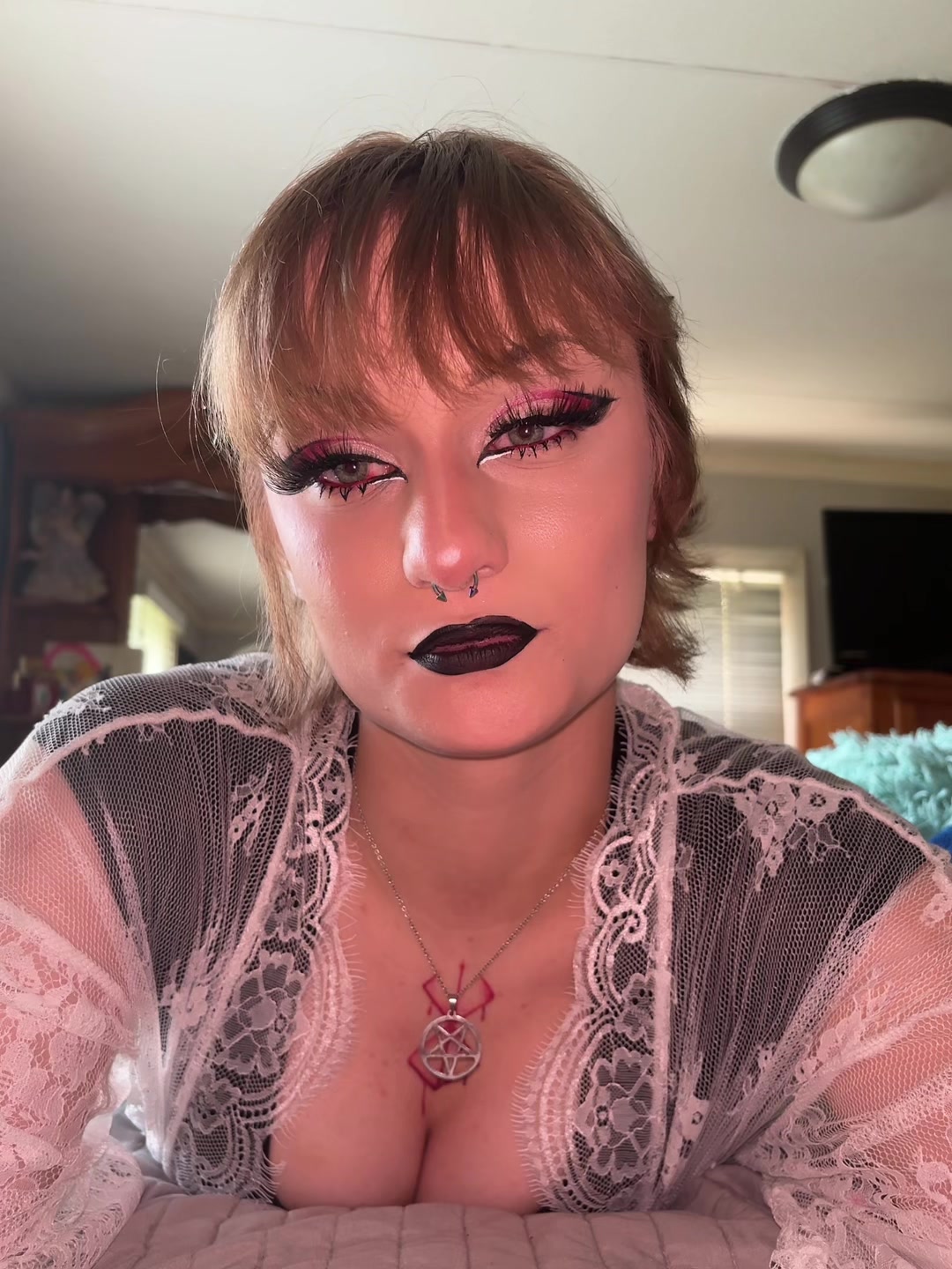 @🕷️𝔪𝔢𝔪𝔬𝔯𝔶 𝔟𝔢𝔩𝔩𝔢🕷️