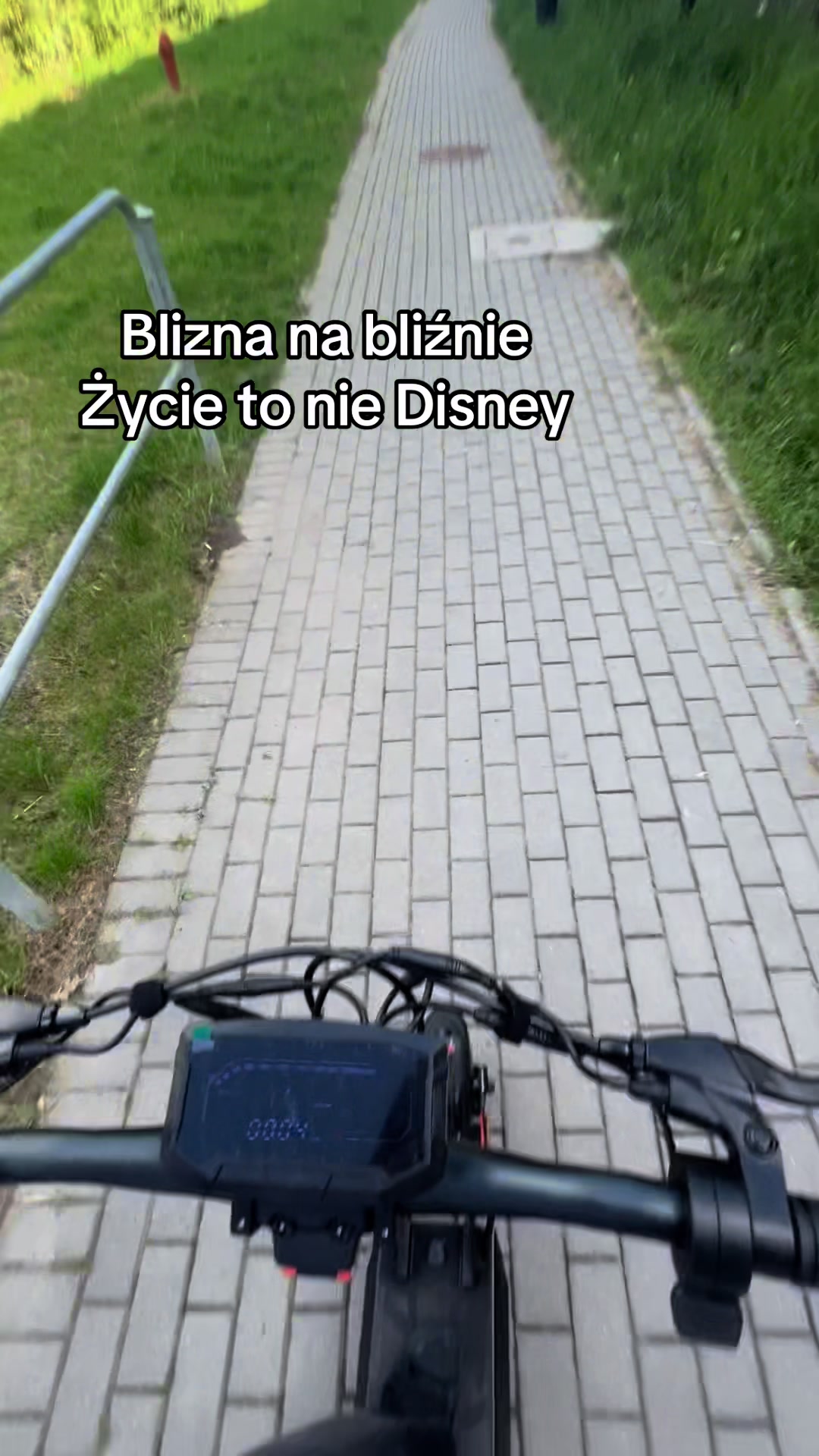 @_bl0ndynaa._