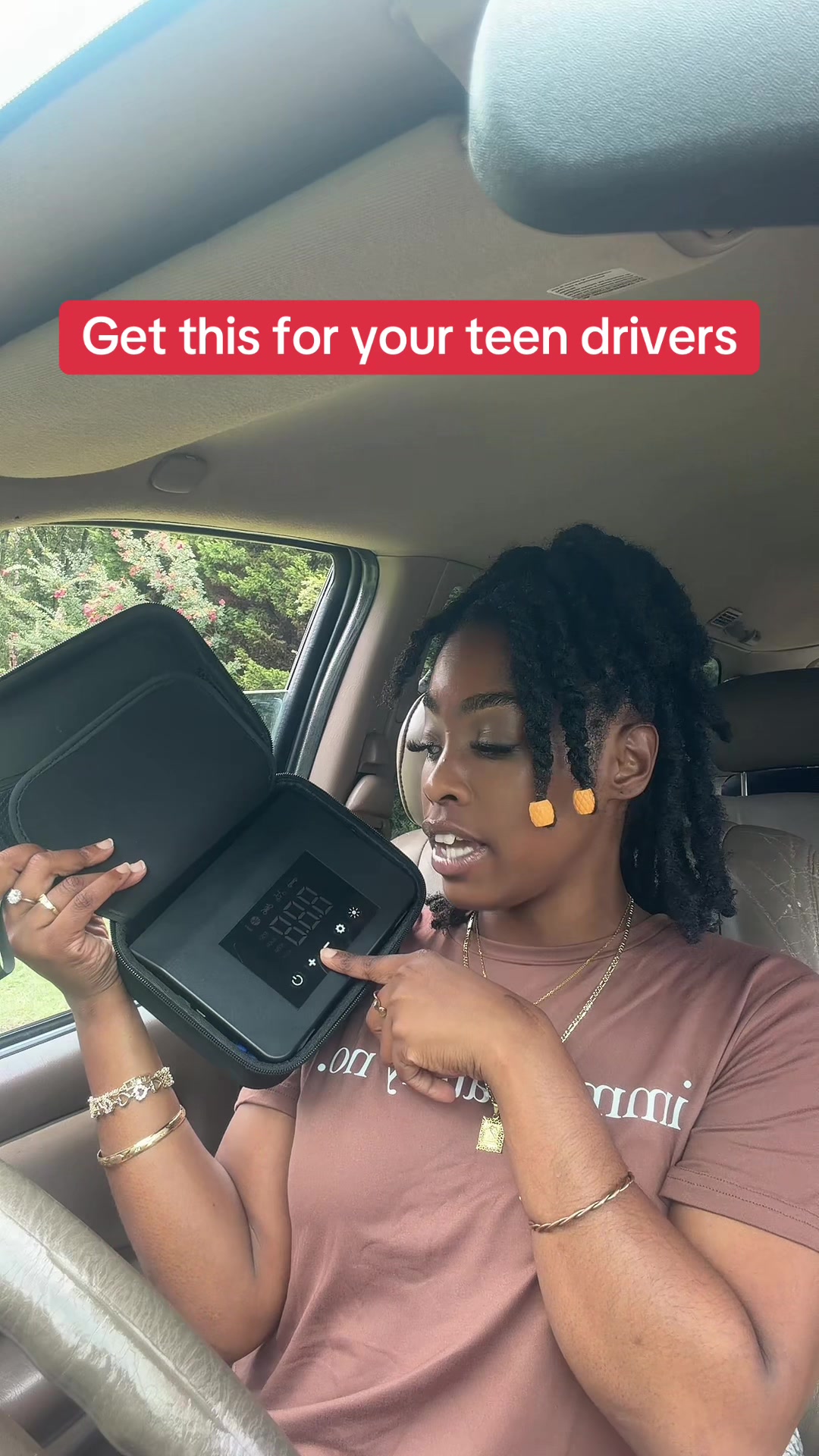 @Tesa / Digital guru