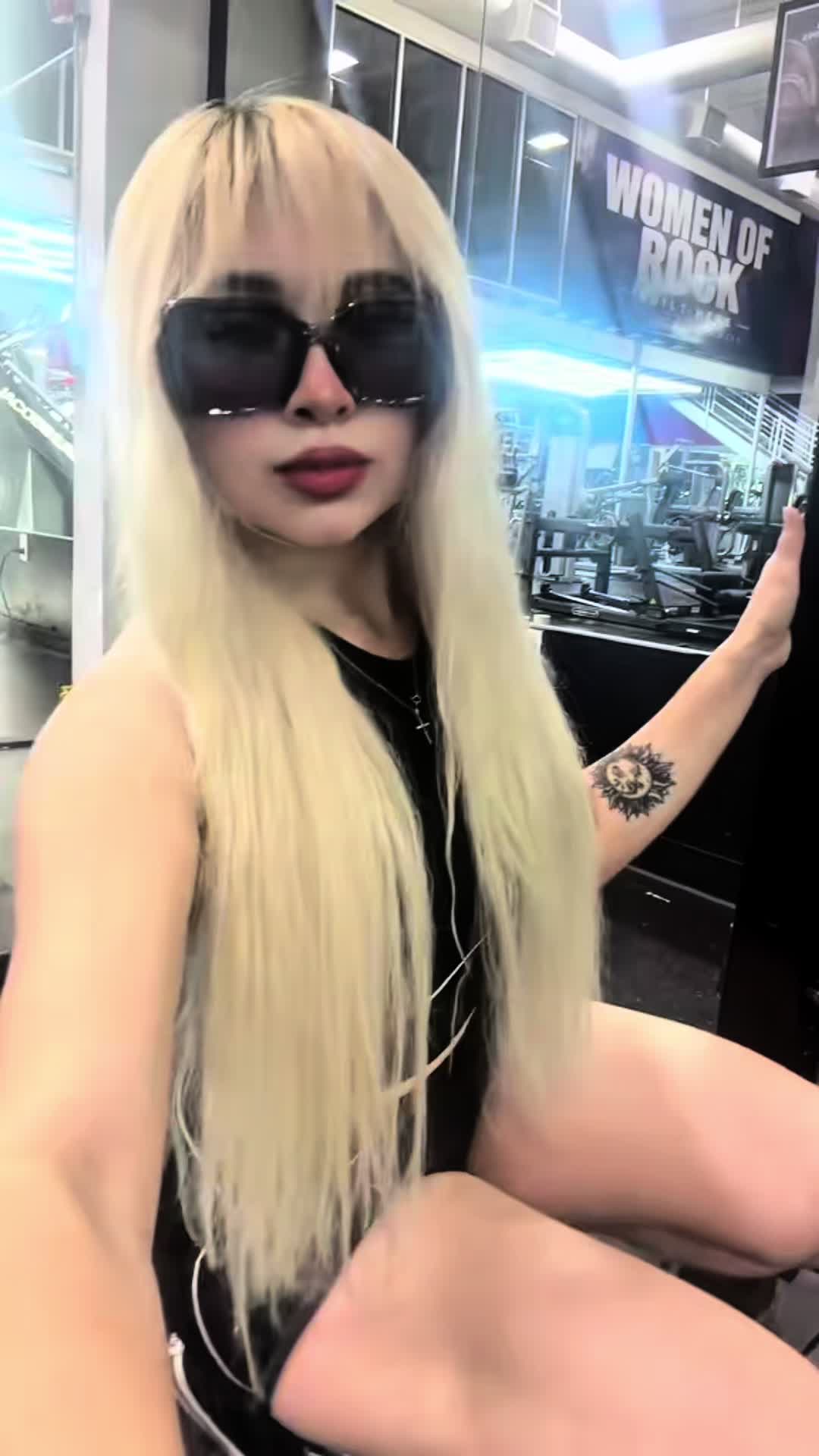 @Fitwithapril