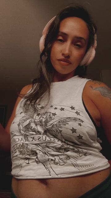 @Marisa B🦄