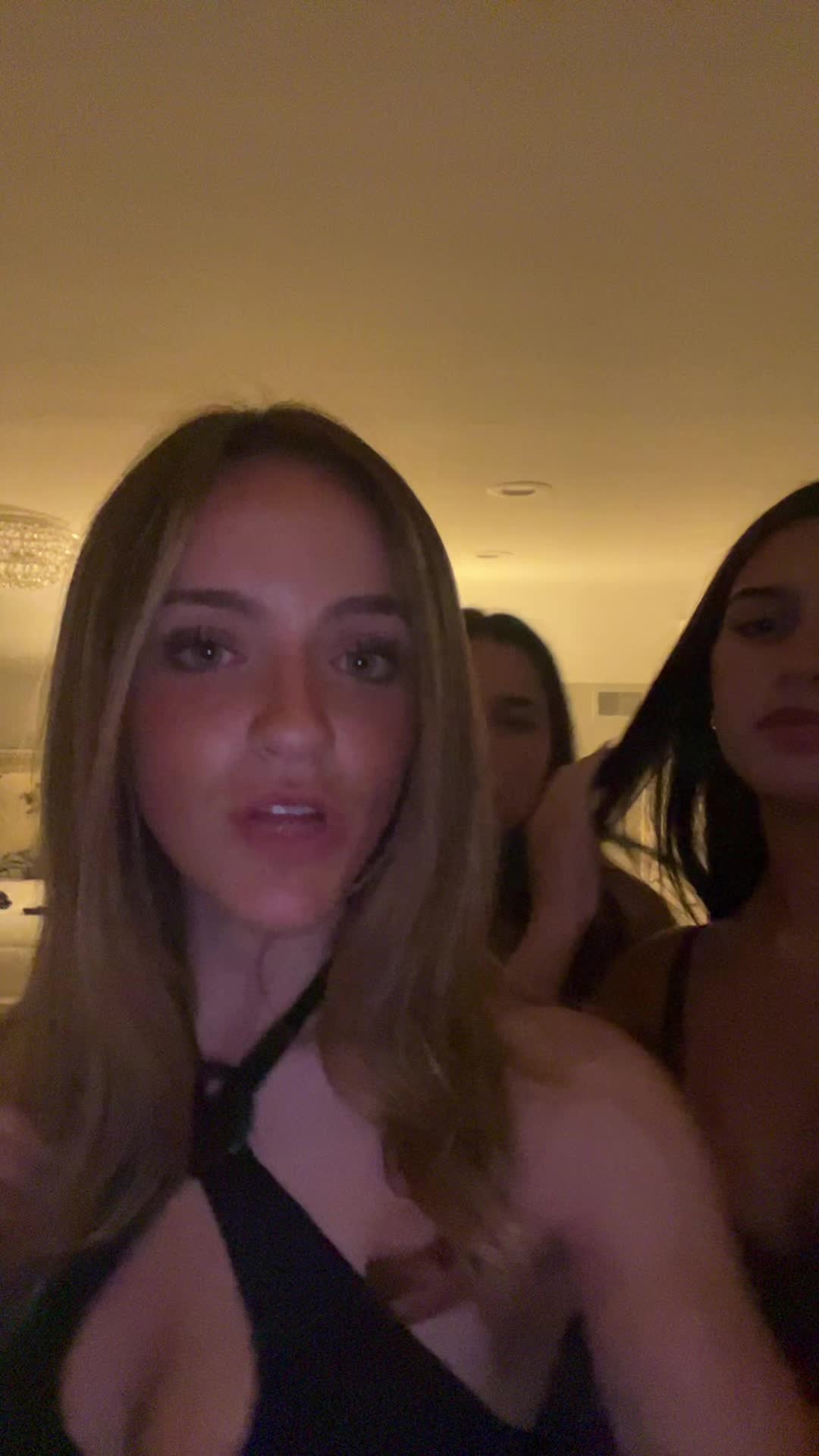 @lily