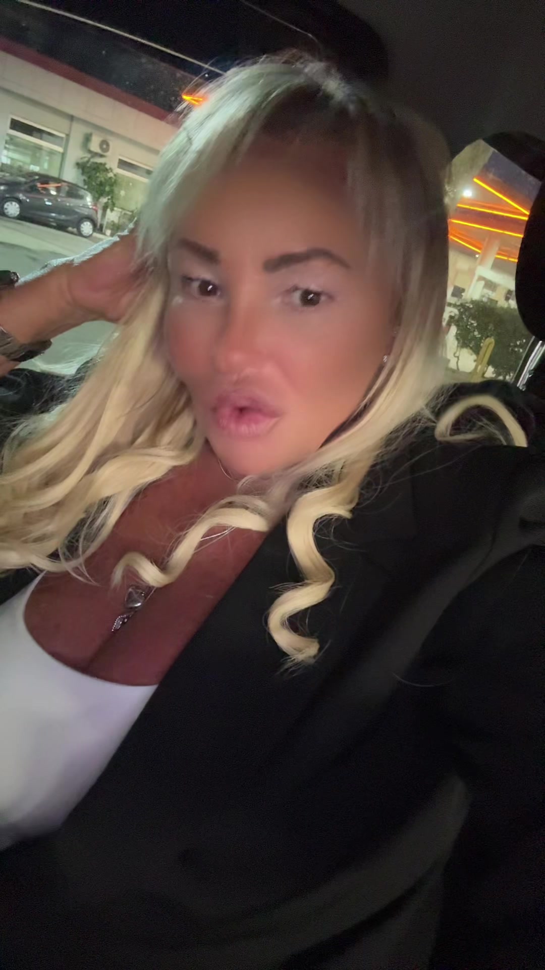 @Angela