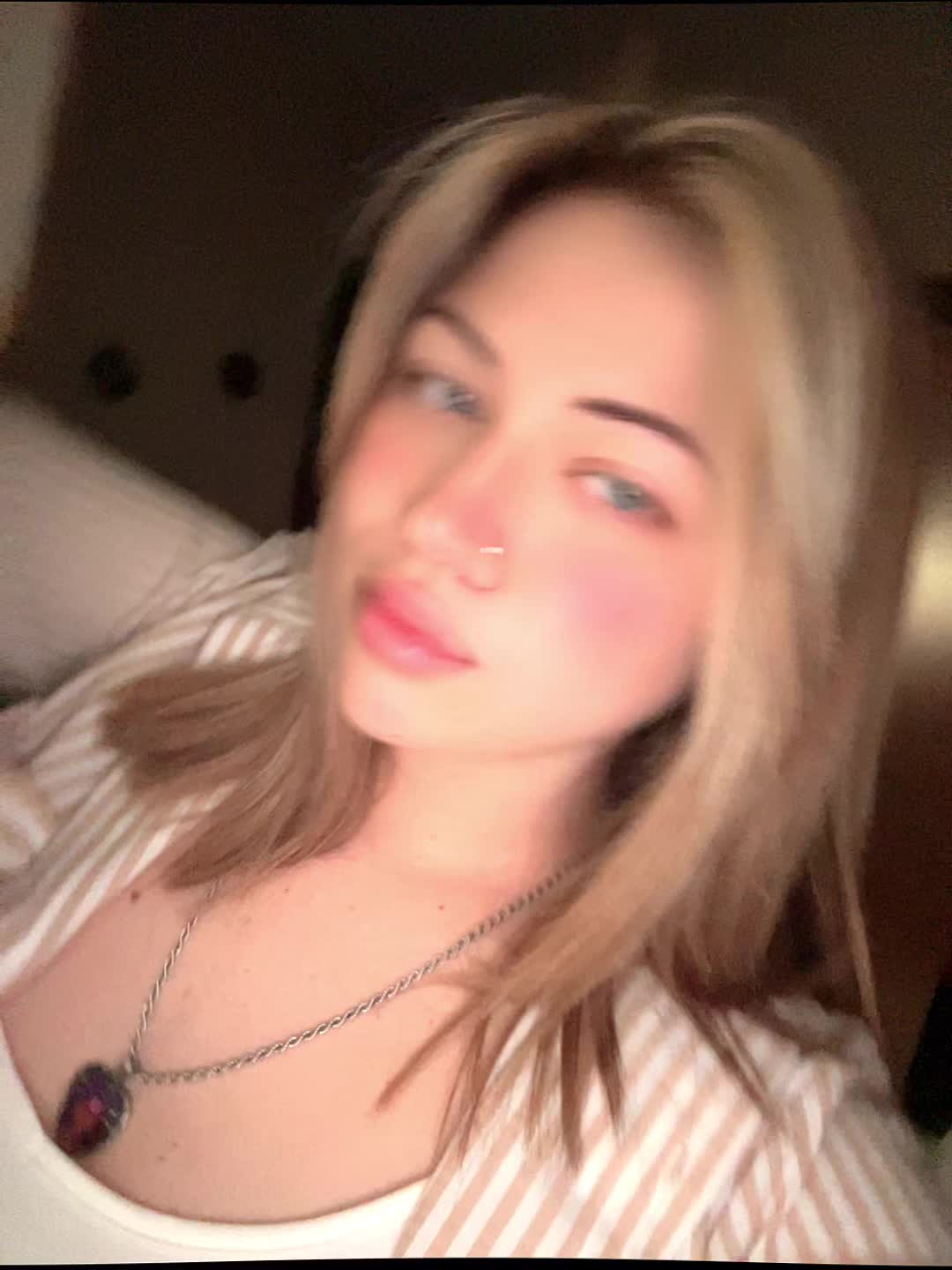 @𝘪𝘳𝘦𝘯𝘦❄️👀
