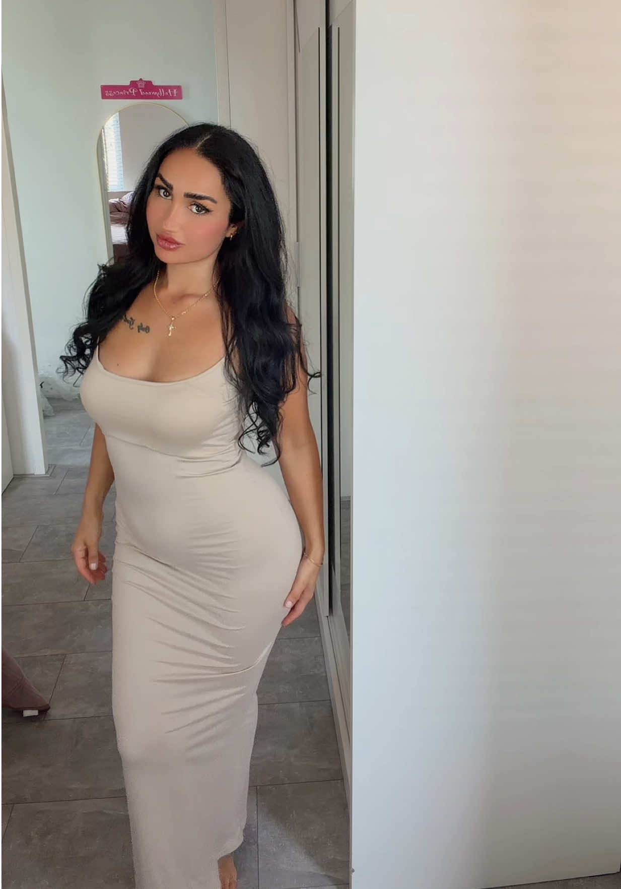 @EllxFit
