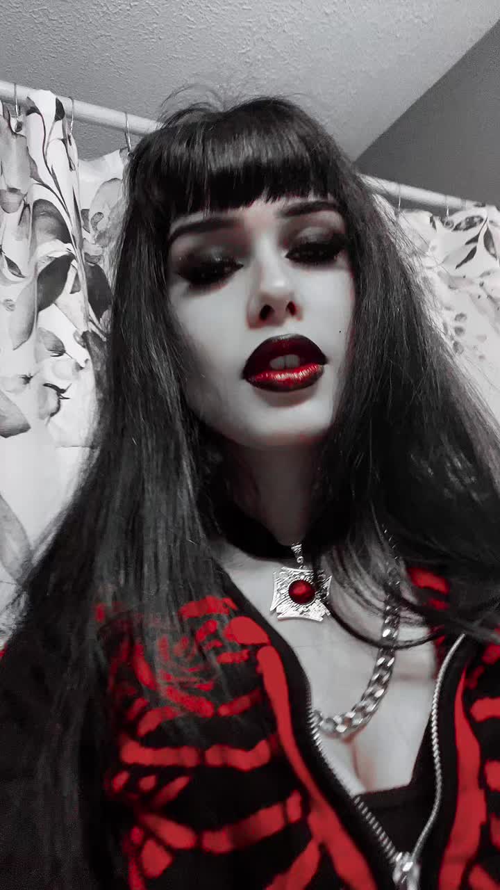 @Maria🦇