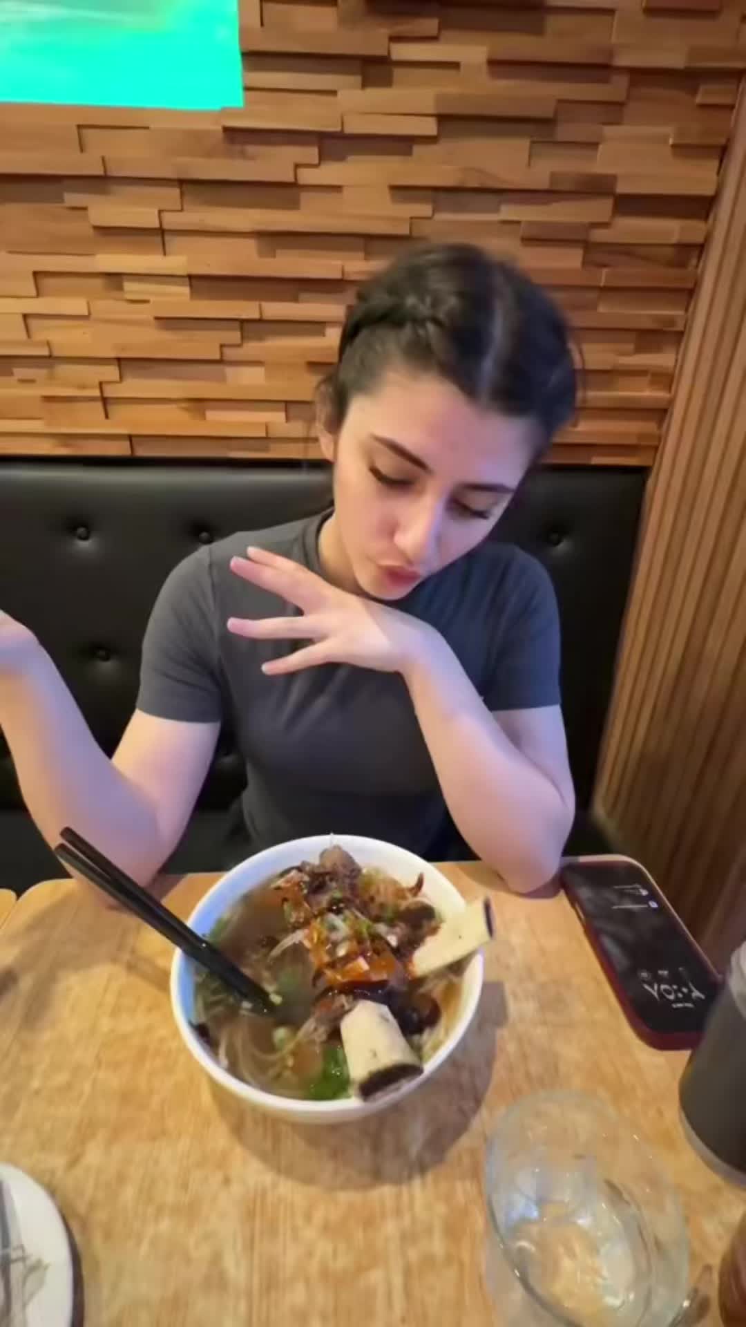 @🐽
