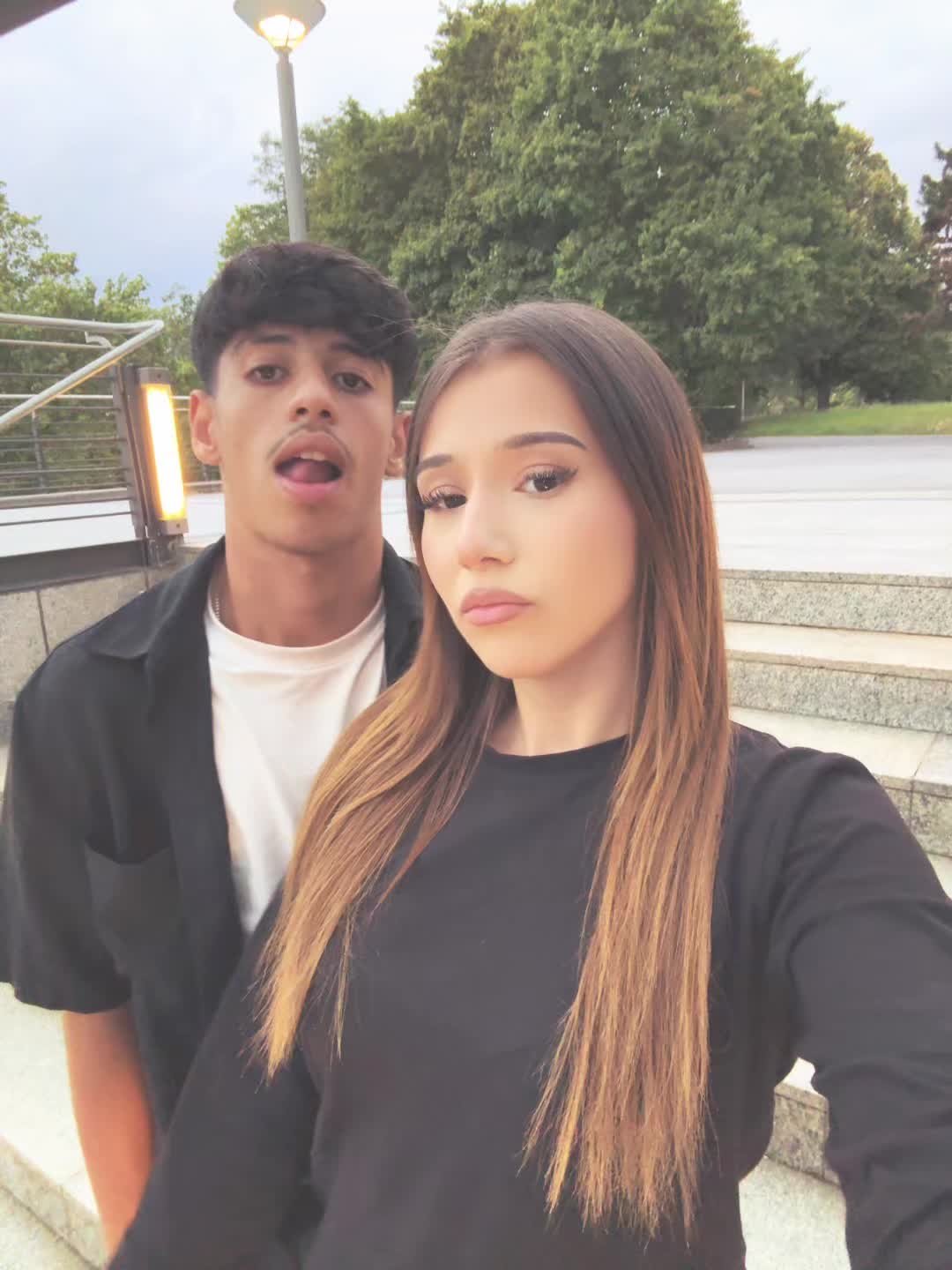 @💫