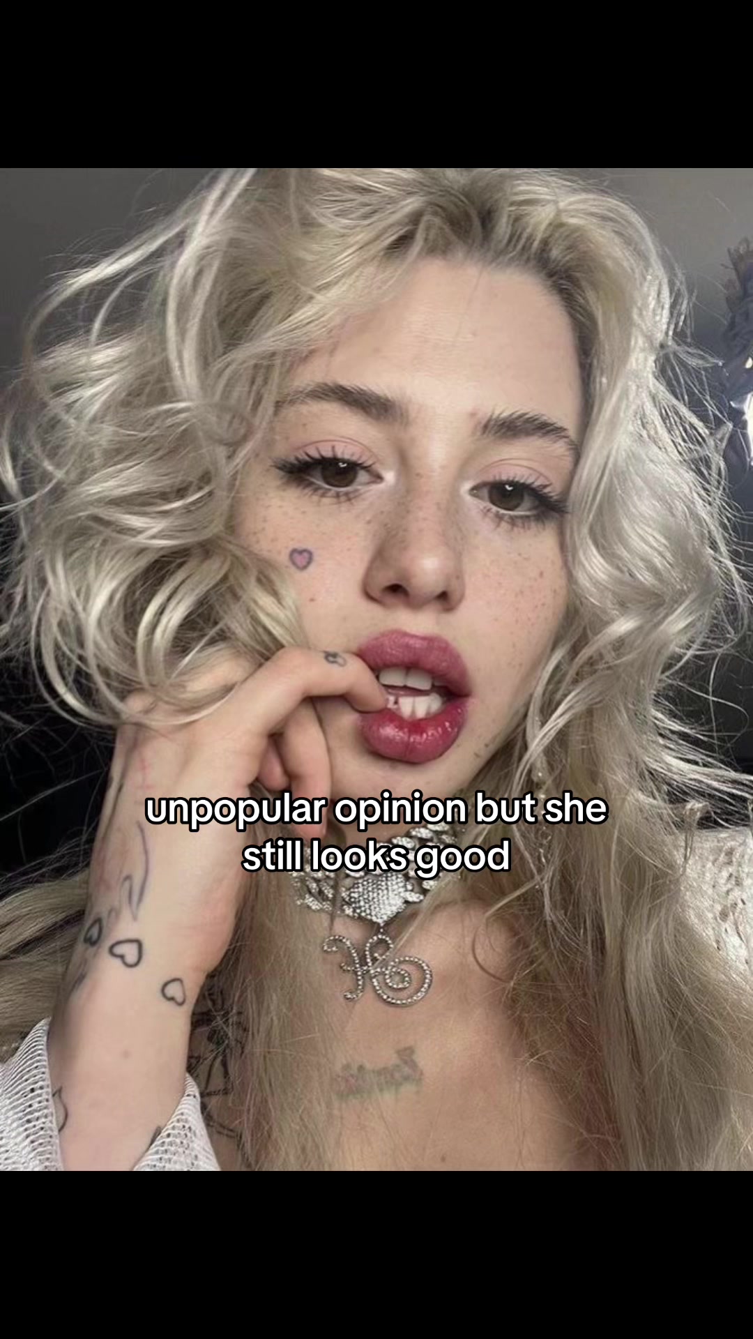 @𝖉𝖔𝖑𝖑𝖘