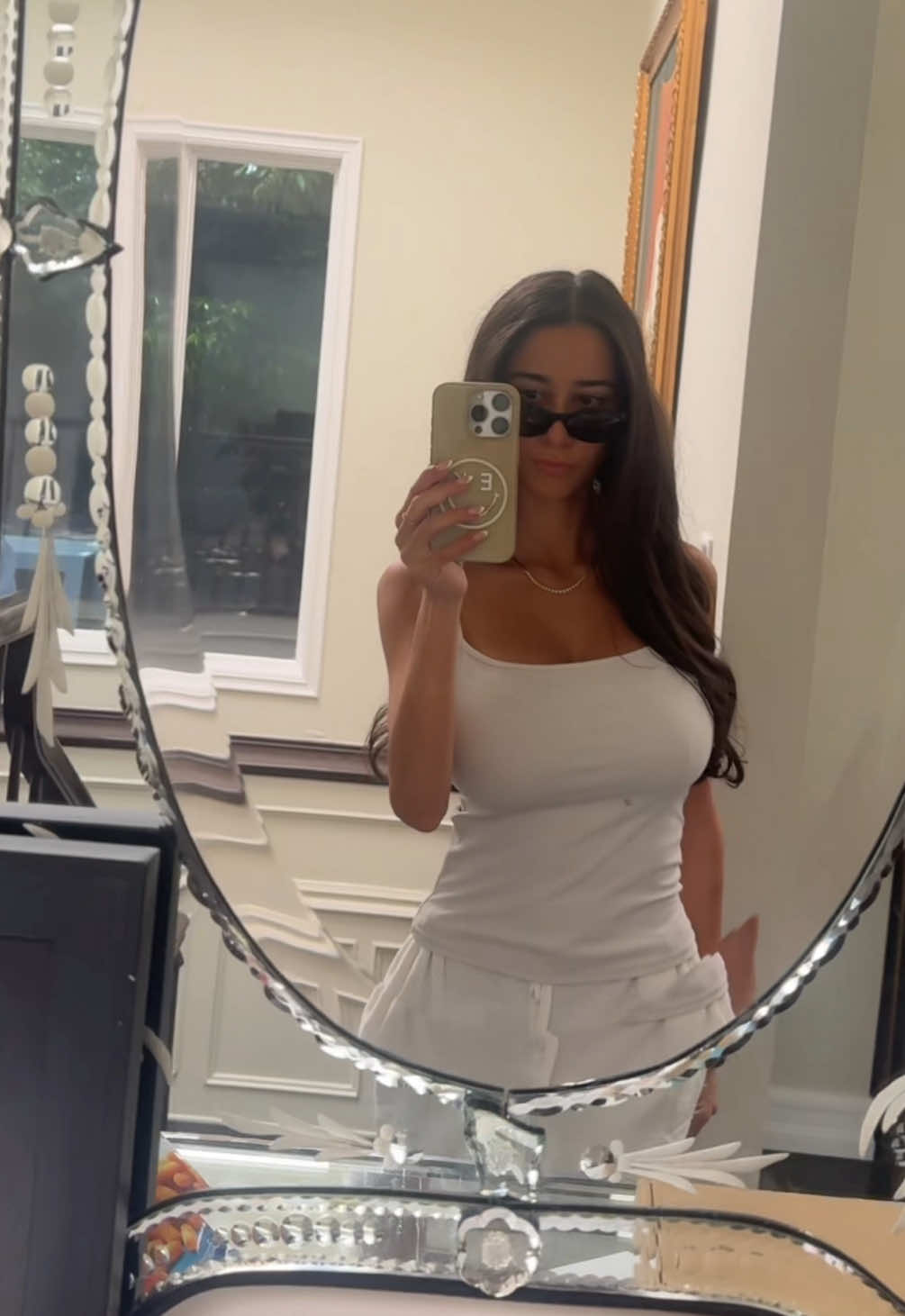 @ella_leal