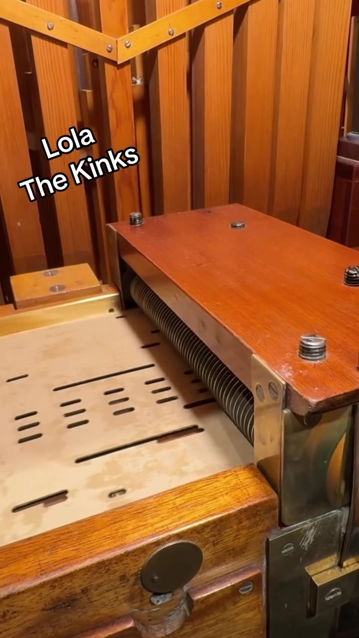 @thekinksofficial