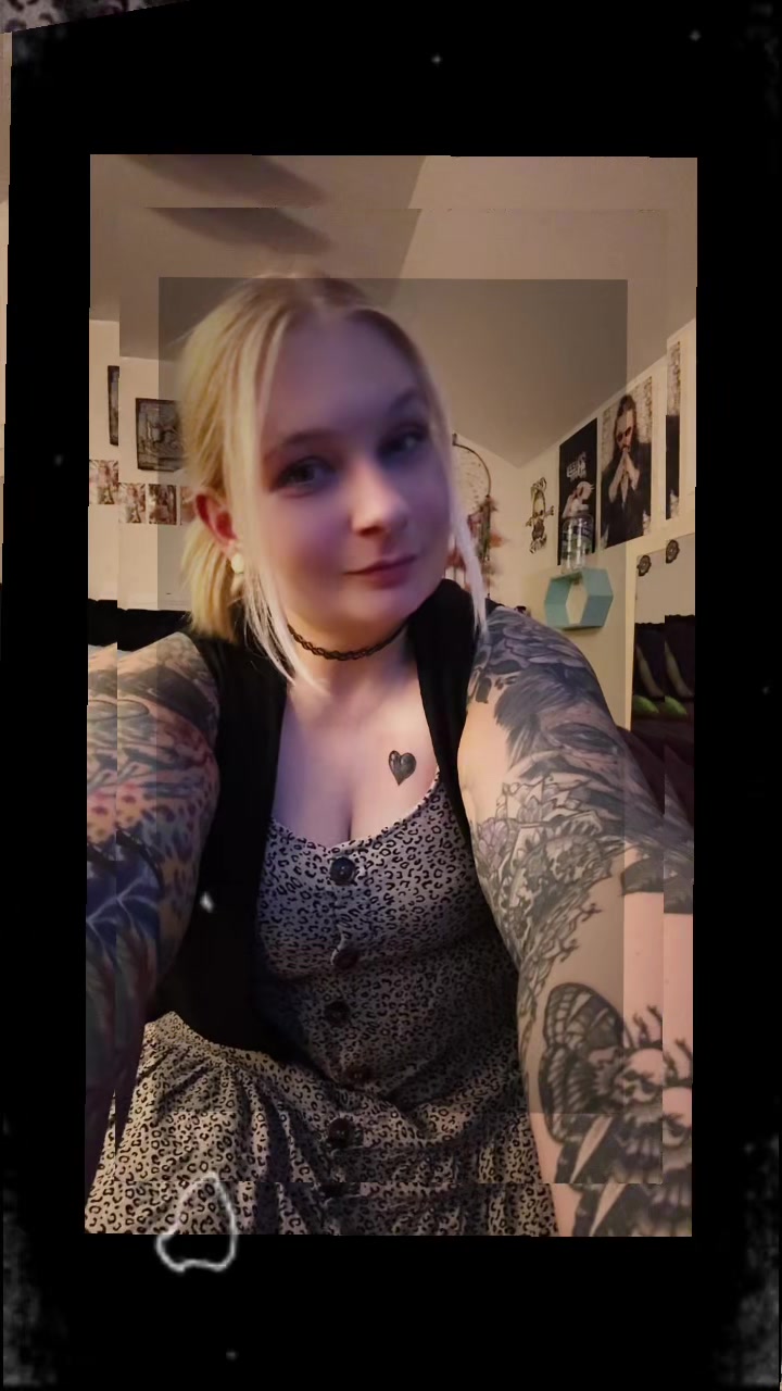 @Crashley0828