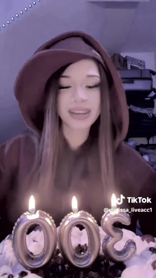 @Aisha ✧