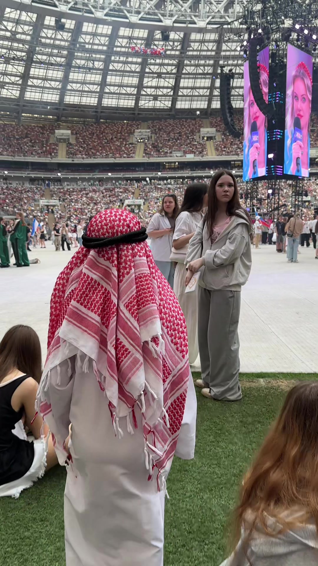 @elasadhabibi