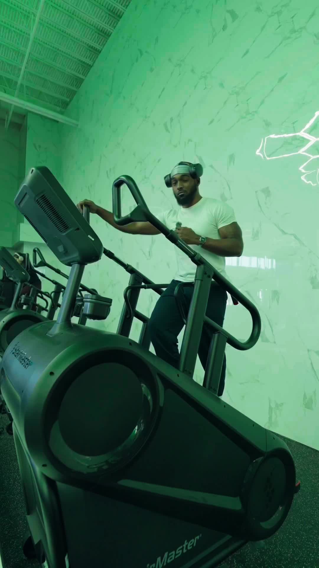 @PERSONAL TRAINER