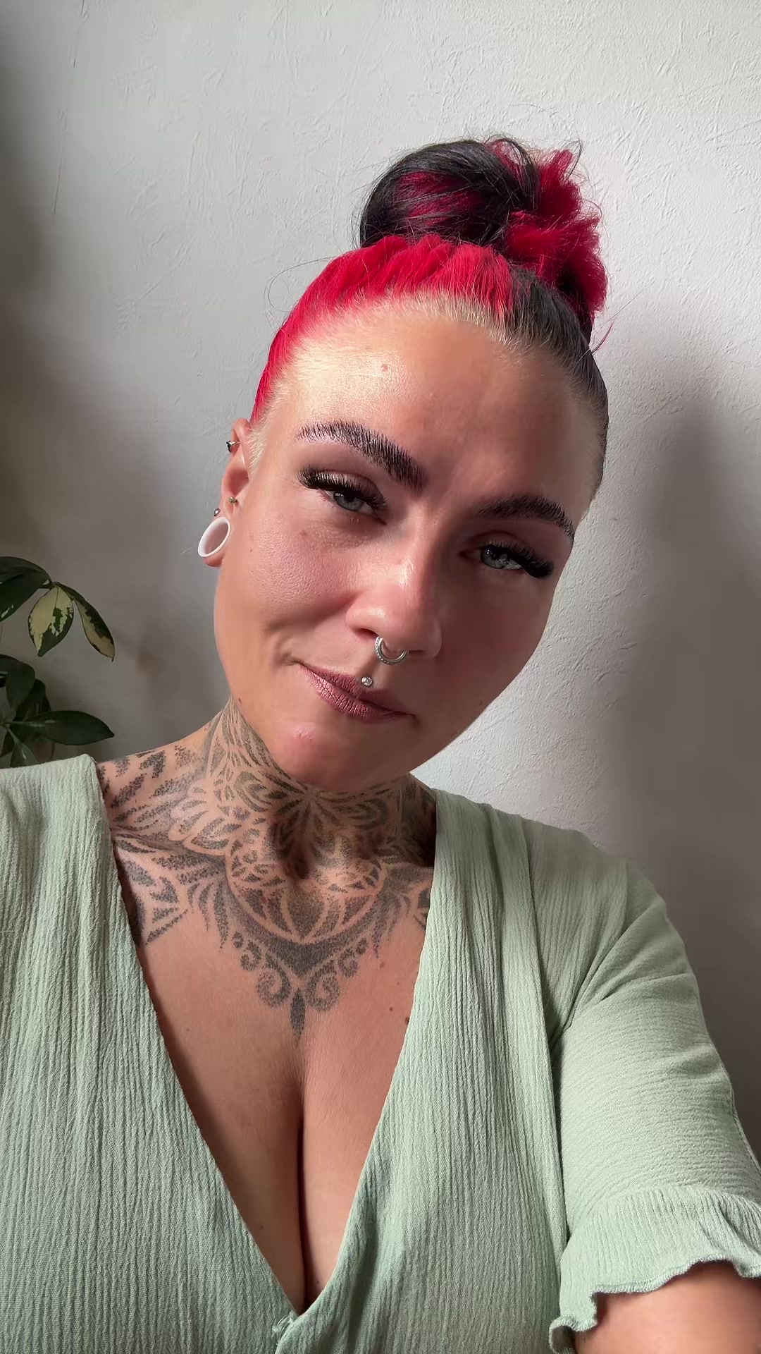 @𝑀𝒶𝓃𝒿𝒶 🍒