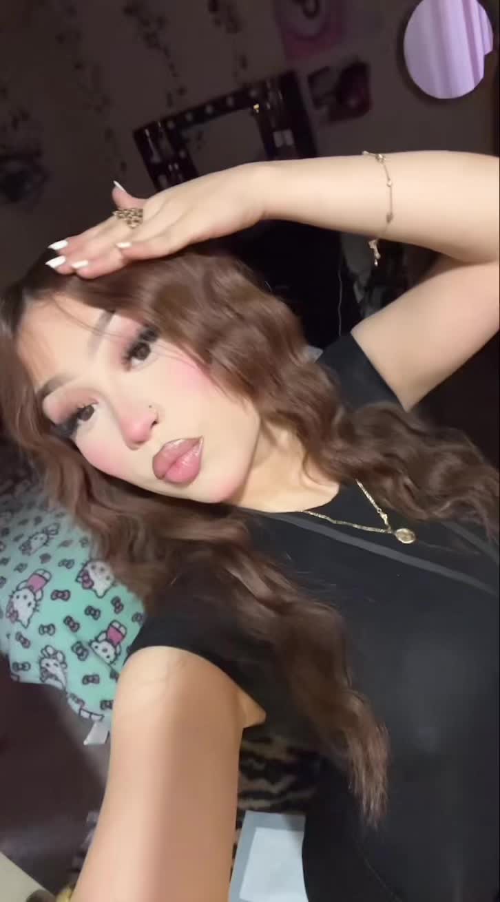 @•♛•