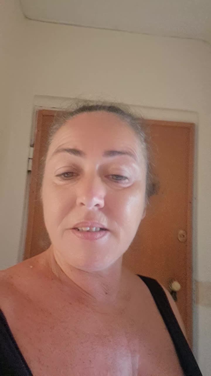 @Flora Guarino433