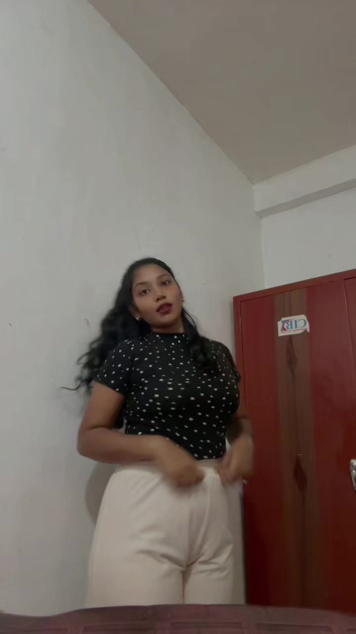 @ᥫ᭡ AYO_🧸💞 :)