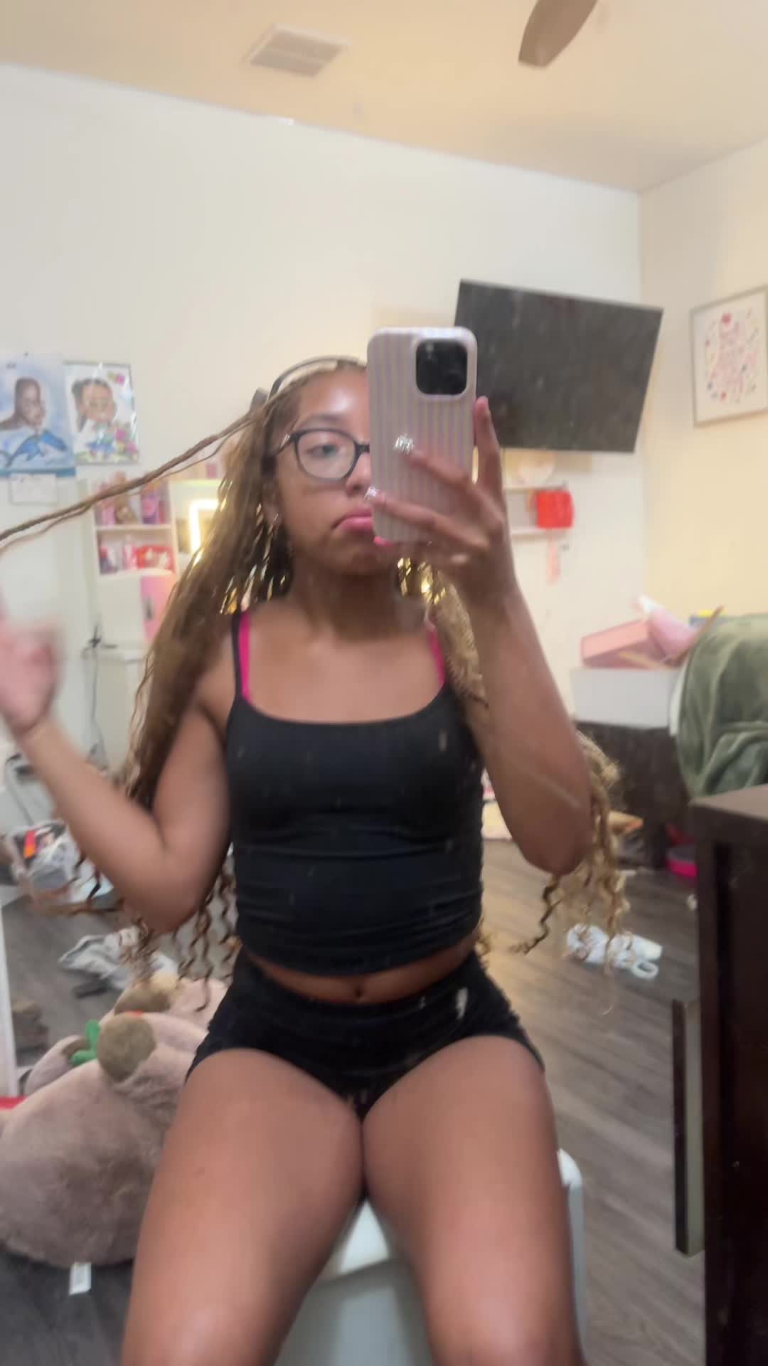 @🦄