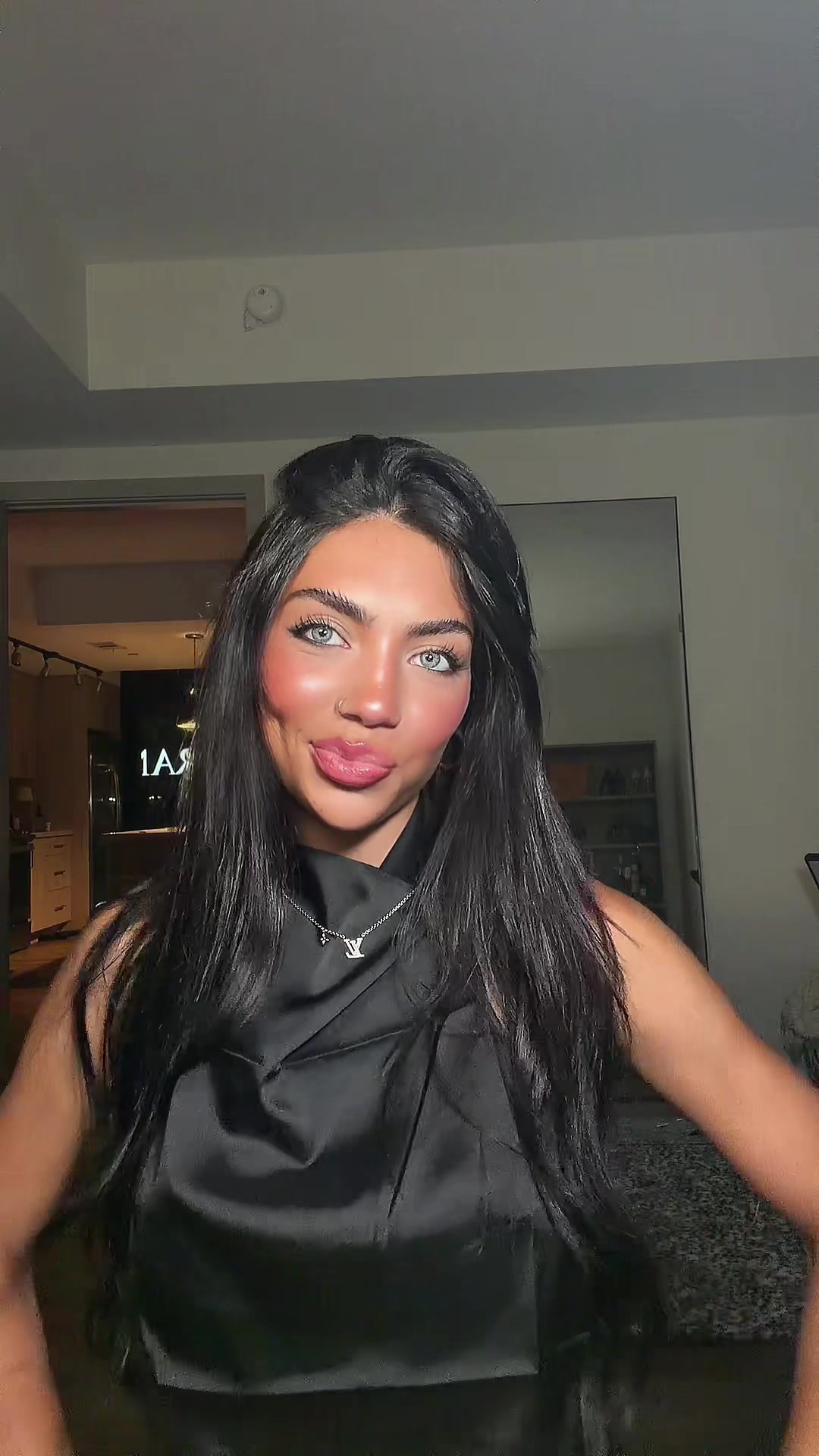 @essence hoffman