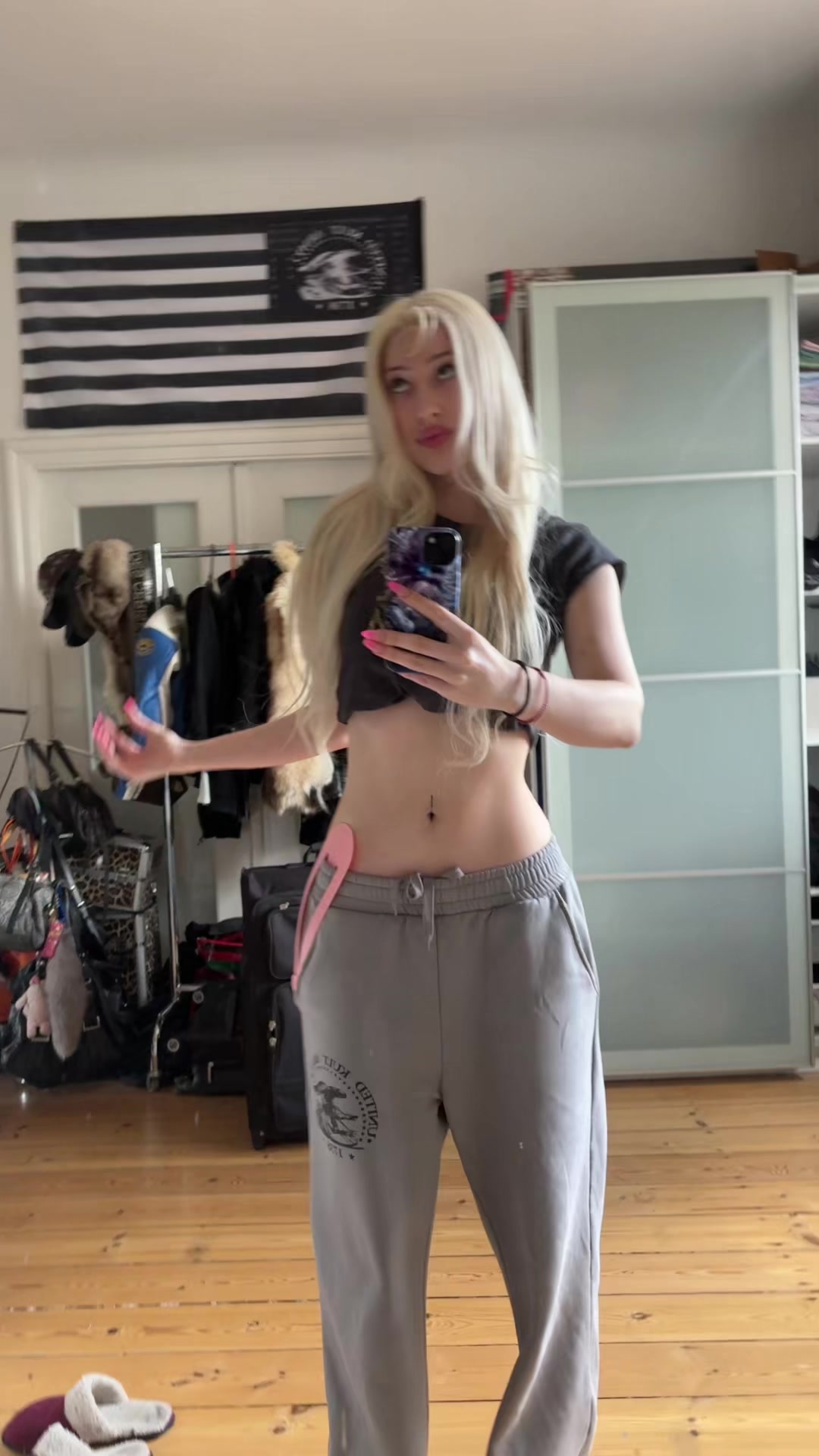@hellcazlookneon