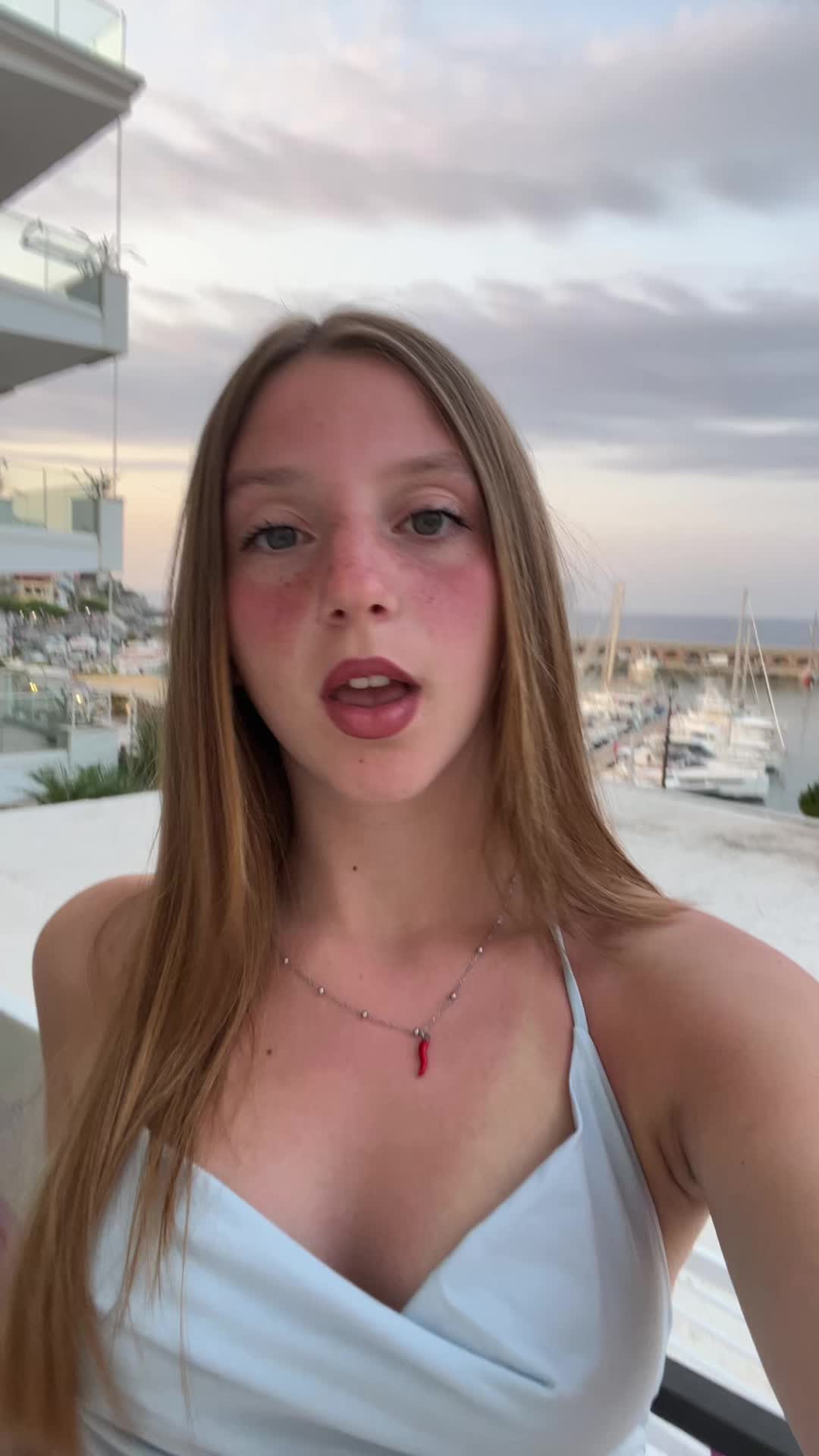 @👸🏼
