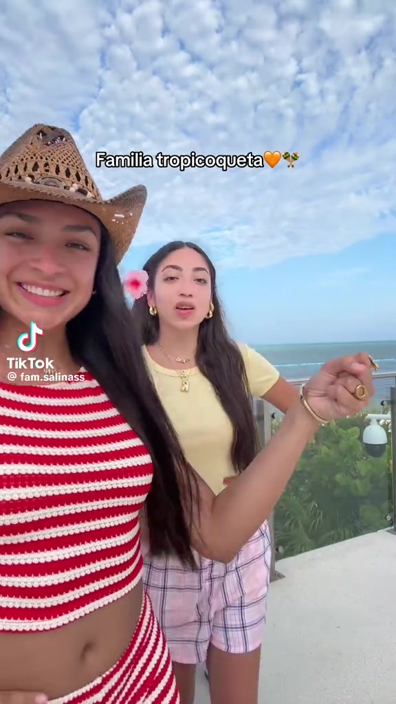 @Karol G