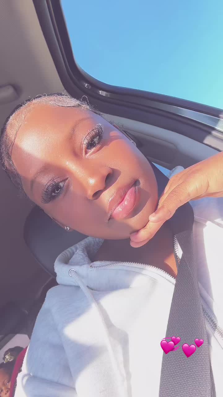 @🖕🏾🫵🏾