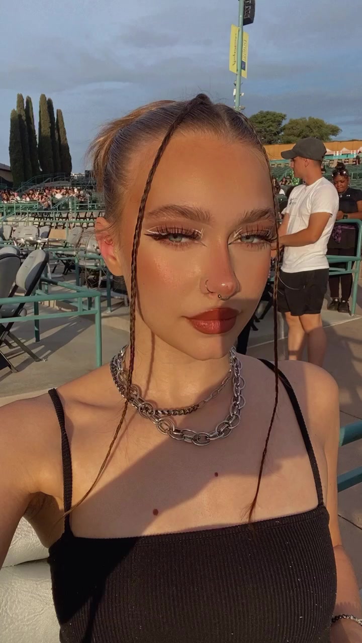 @Walmartgigiihadid