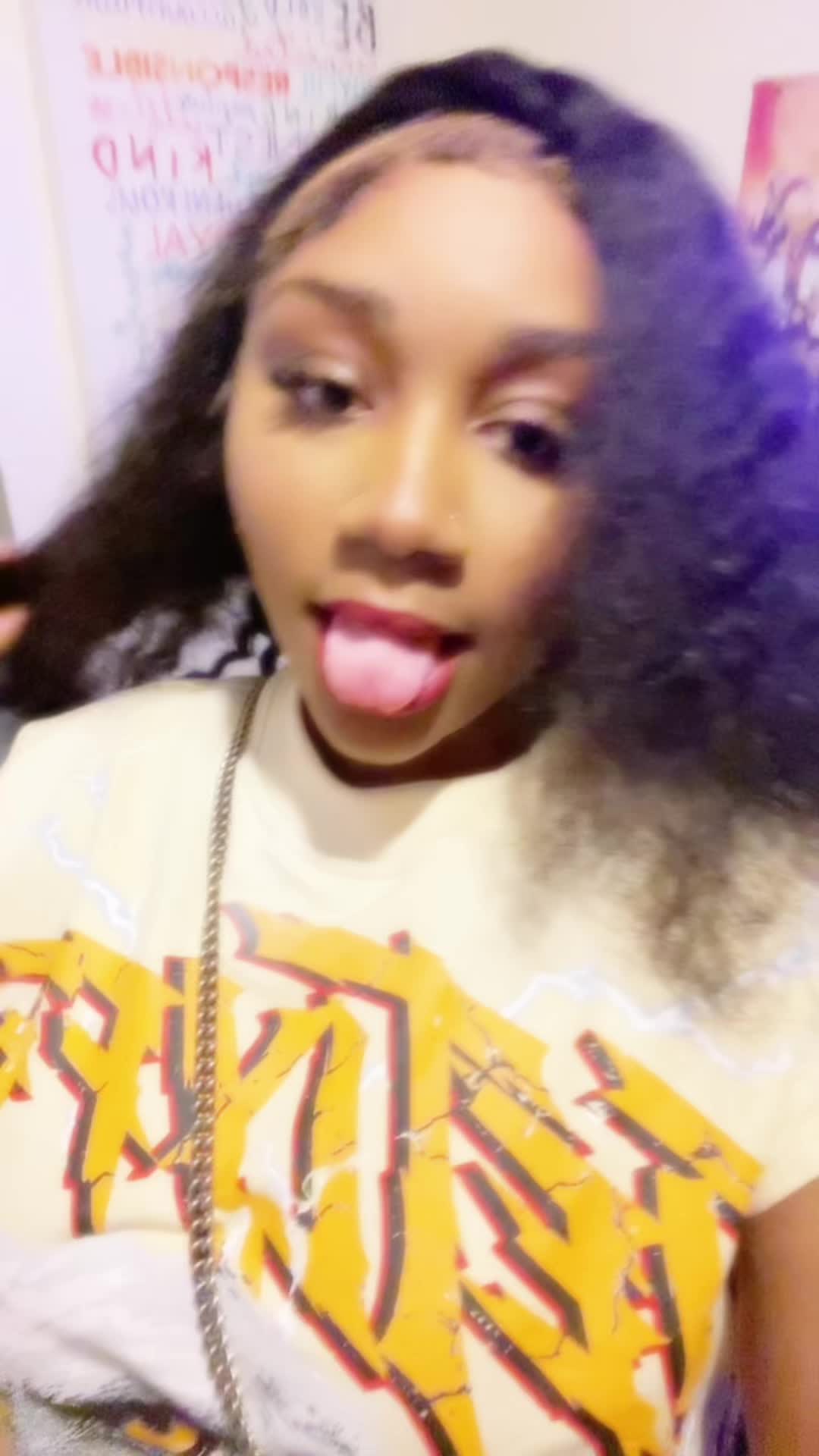 @agirlinherthoughtss
