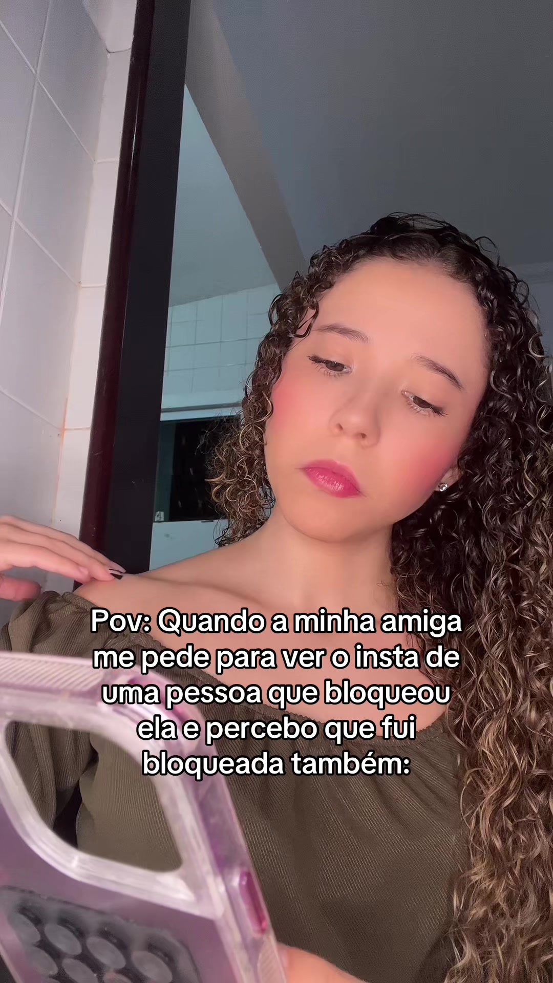 @larissathayná