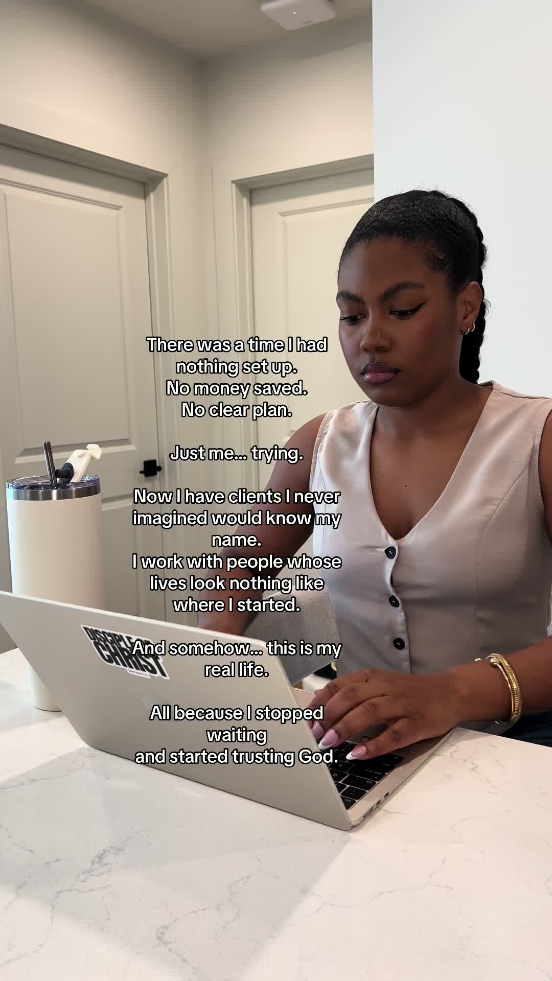 @Bri | Personal Brand Architect