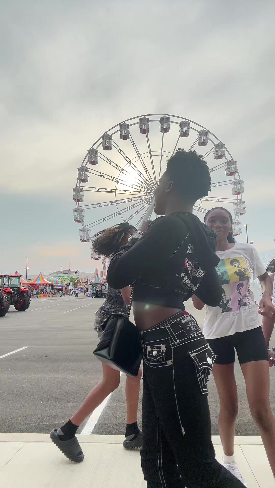 @ItsLoganDoll